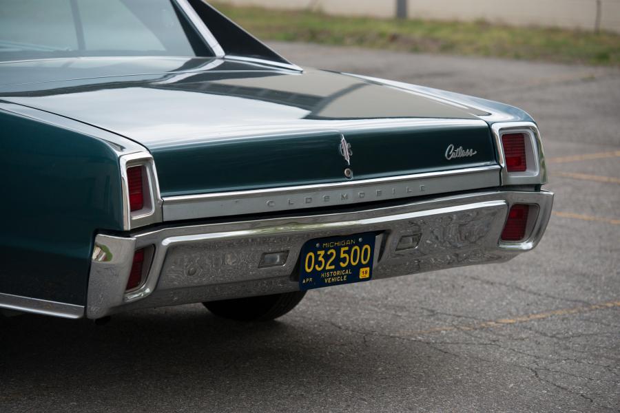 Детали экстерьера Oldsmobile Cutlass Supreme Holiday Coupe (3807) 1967 года  (фото 11 из 11)